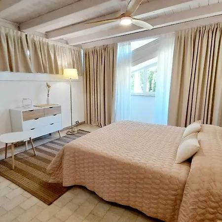 Barbara Fra I Pini Apartment